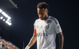 Imprensa internacional critica Neymar após expulsão: “Polêmica atrás de polêmica”
