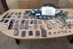 Decreto autoriza bloqueio de celulares em presídios sem ordem judicial