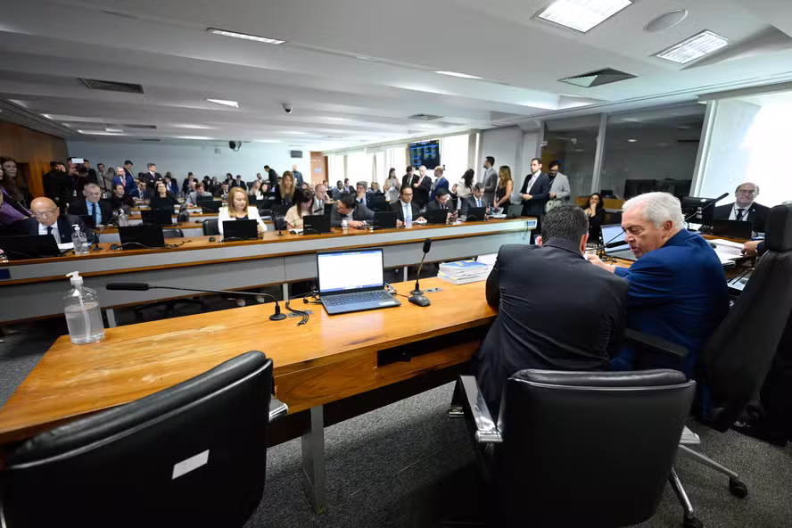 CCJ do Senado conclui votação da PEC da Segurança Pública; texto segue para o plenário