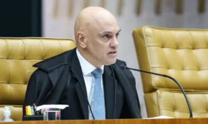 Moraes determina prisão de Eduardo Bolsonaro e ordena cancelamento de passaportes