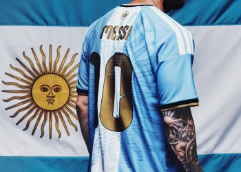 Camisa especial marca despedida de Messi pela Argentina e chega ao Brasil por R$ 664,99