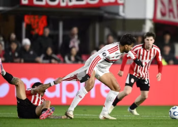 Jornal espanhol classifica atuação do Flamengo contra o Estudiantes como a pior da Libertadores
